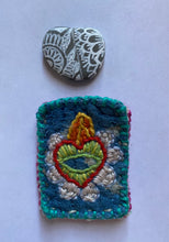 Load image into Gallery viewer, Pebble Pouch Valentine
