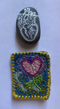 Load image into Gallery viewer, Pebble Pouch Valentine
