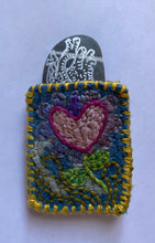Load image into Gallery viewer, Pebble Pouch Valentine
